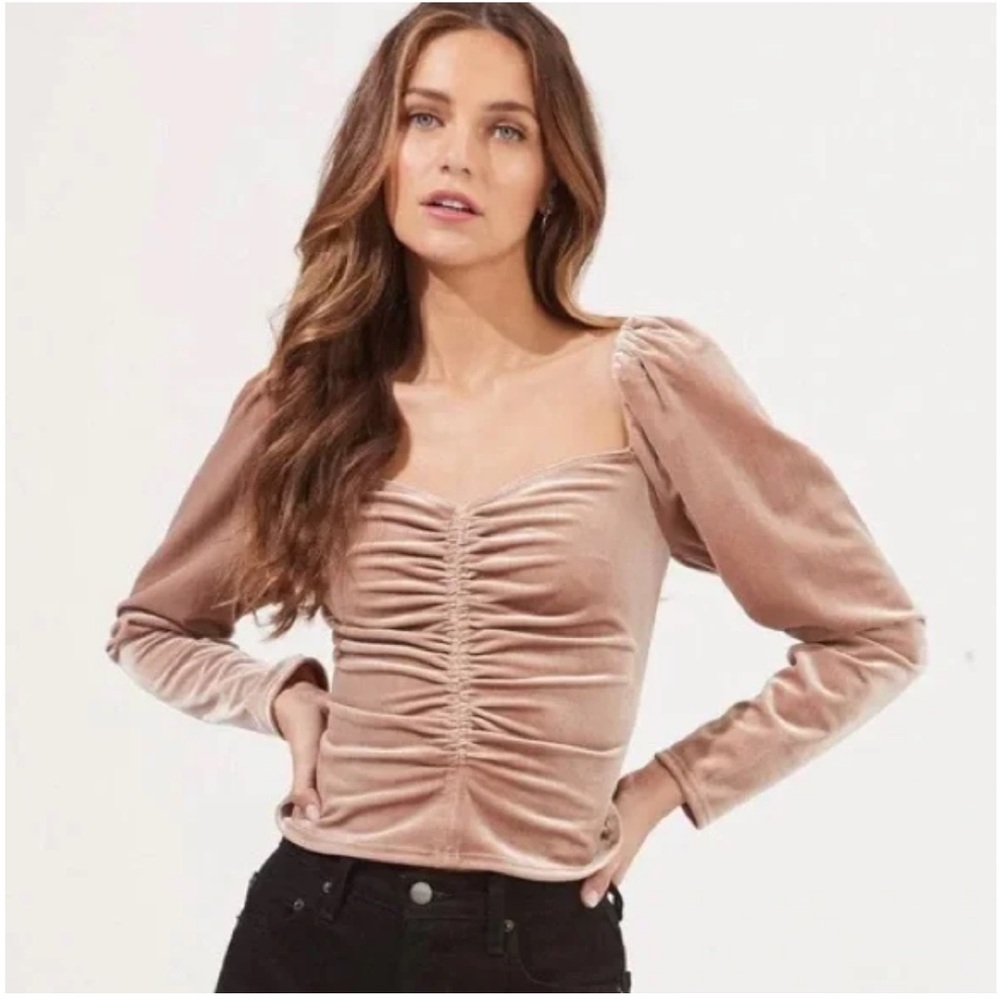 ASTR the Label Vanya Velvet Ruched Long Sleeve Top in Blush Nude Size M NWOT
